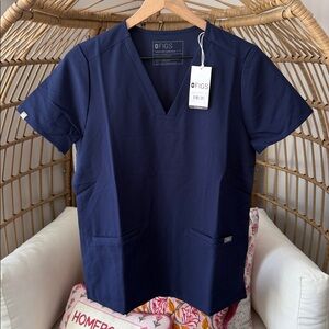 Figs Casma Three-Pocket Scrub Top